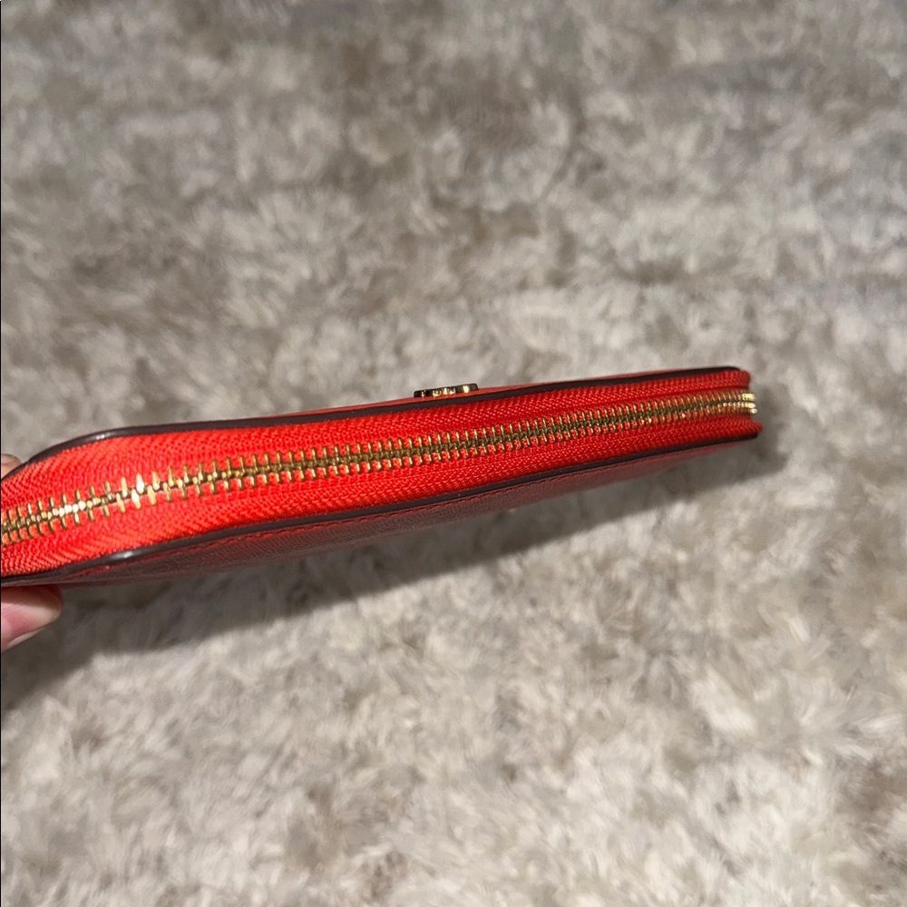 Tory Burch Vibrant Wallet - Picture 9 of 11
